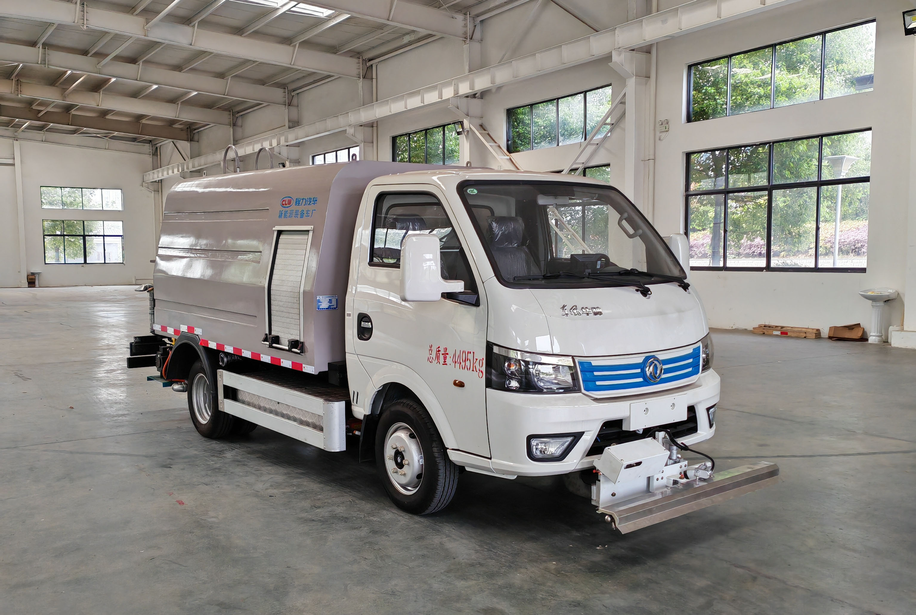 東風華神3方路面高端養護車