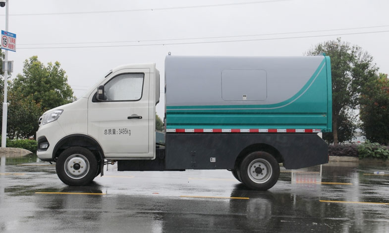 4.6方東途逸純電動風(fēng)箱式垃圾運(yùn)輸車圖片3