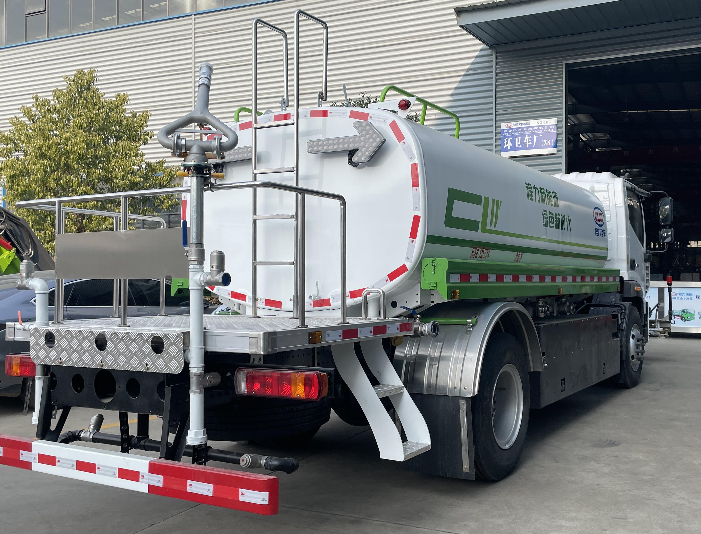 福田智藍(lán)10方純電動(dòng)綠化噴灑車圖片4