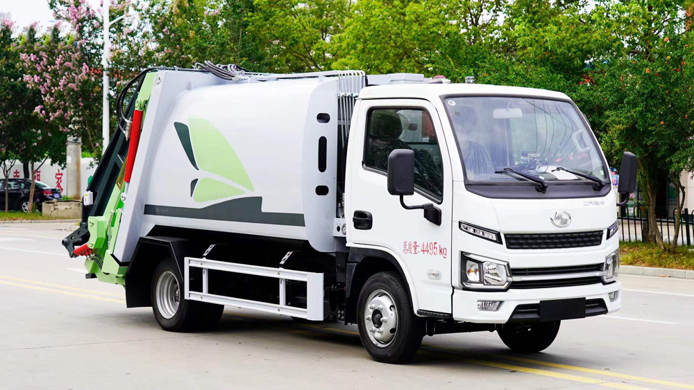 上汽躍進(jìn)4方純電動(dòng)壓縮式垃圾車(chē)EV