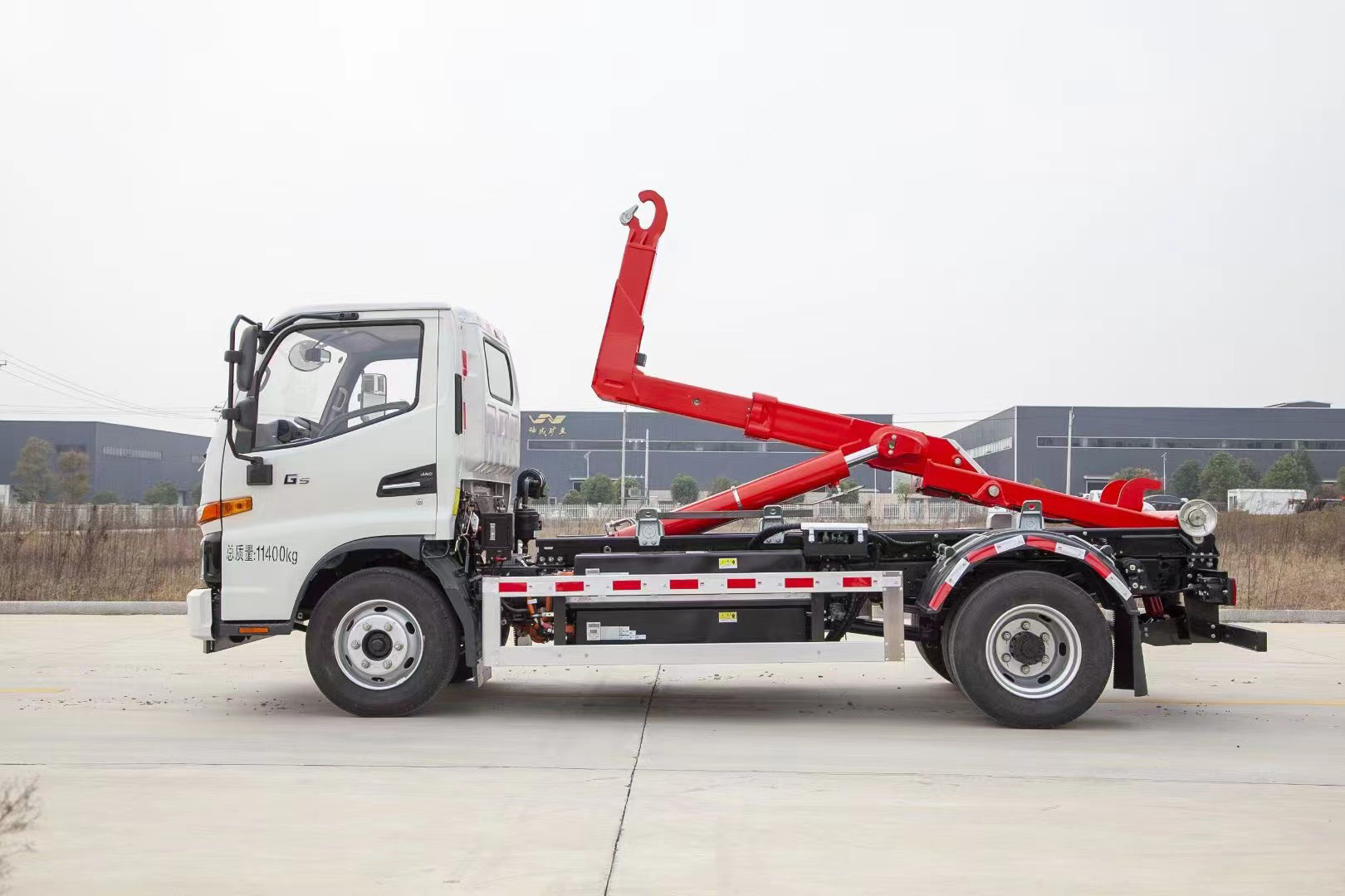 江淮駿鈴純電動(dòng)車(chē)廂可卸式垃圾車(chē)圖片4