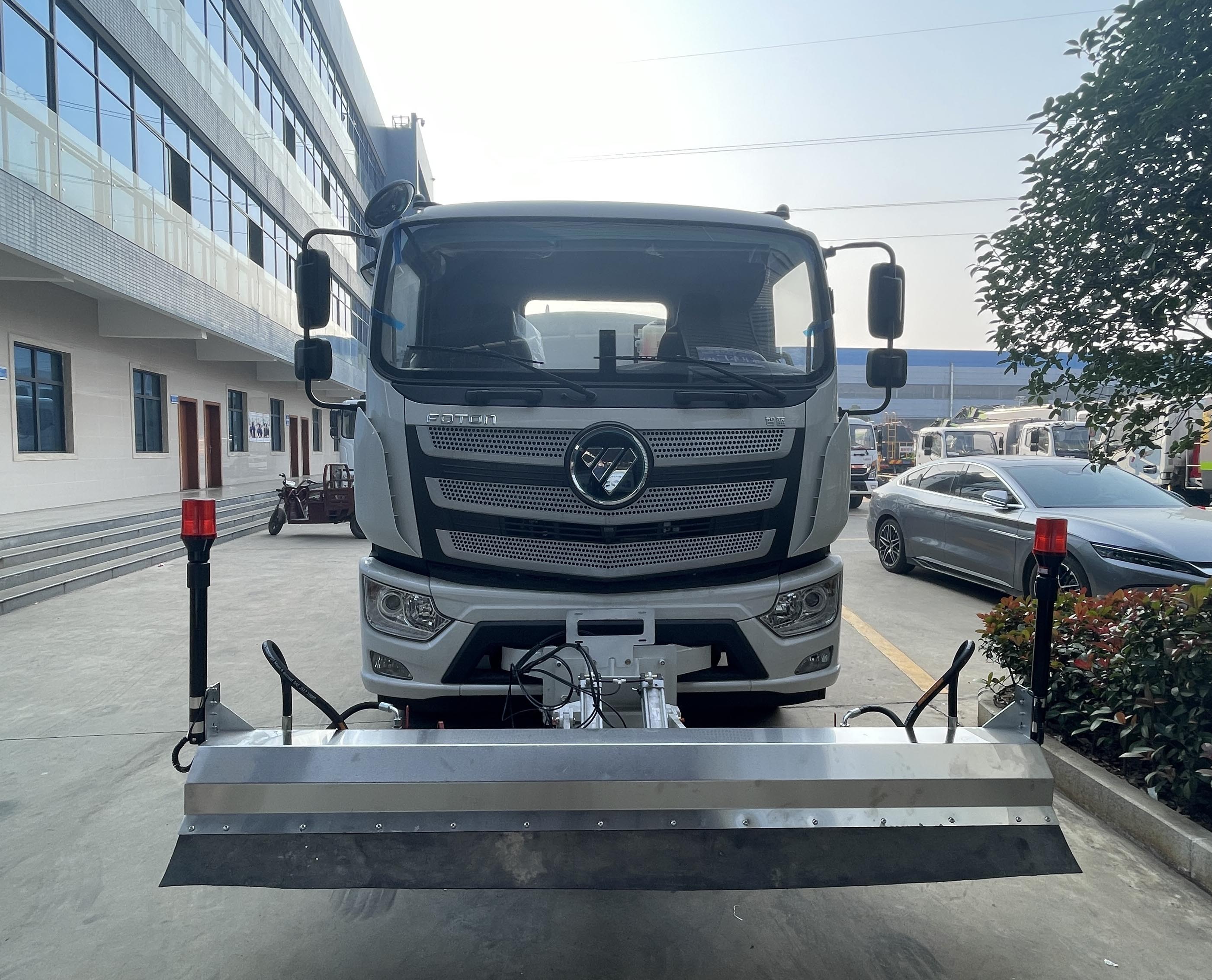 福田智藍(lán)10方純電動(dòng)綠化噴灑車圖片2