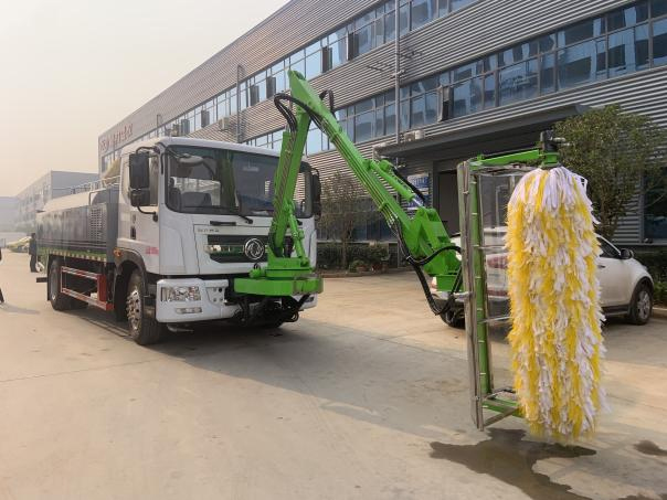 東風(fēng)多利卡10方隧道清洗車圖片3